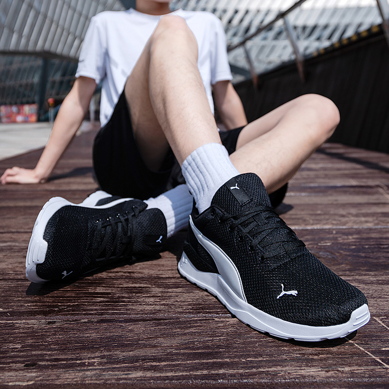 Мужская и женская обувь Puma:  – обзор и цена Lightweight Road Running Shoes